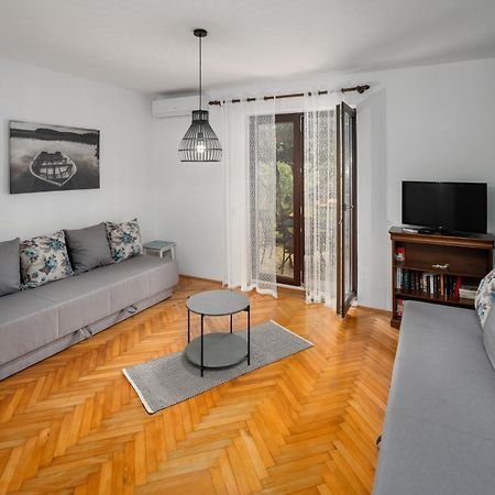 Blue Apartment Върсар Екстериор снимка