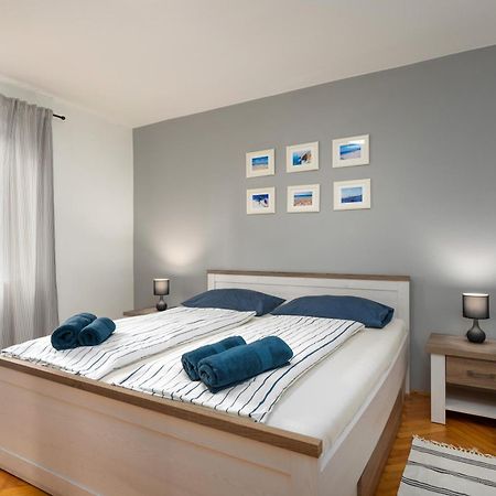 Blue Apartment Върсар Екстериор снимка