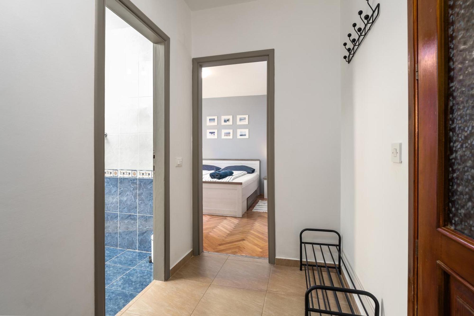 Blue Apartment Върсар Екстериор снимка