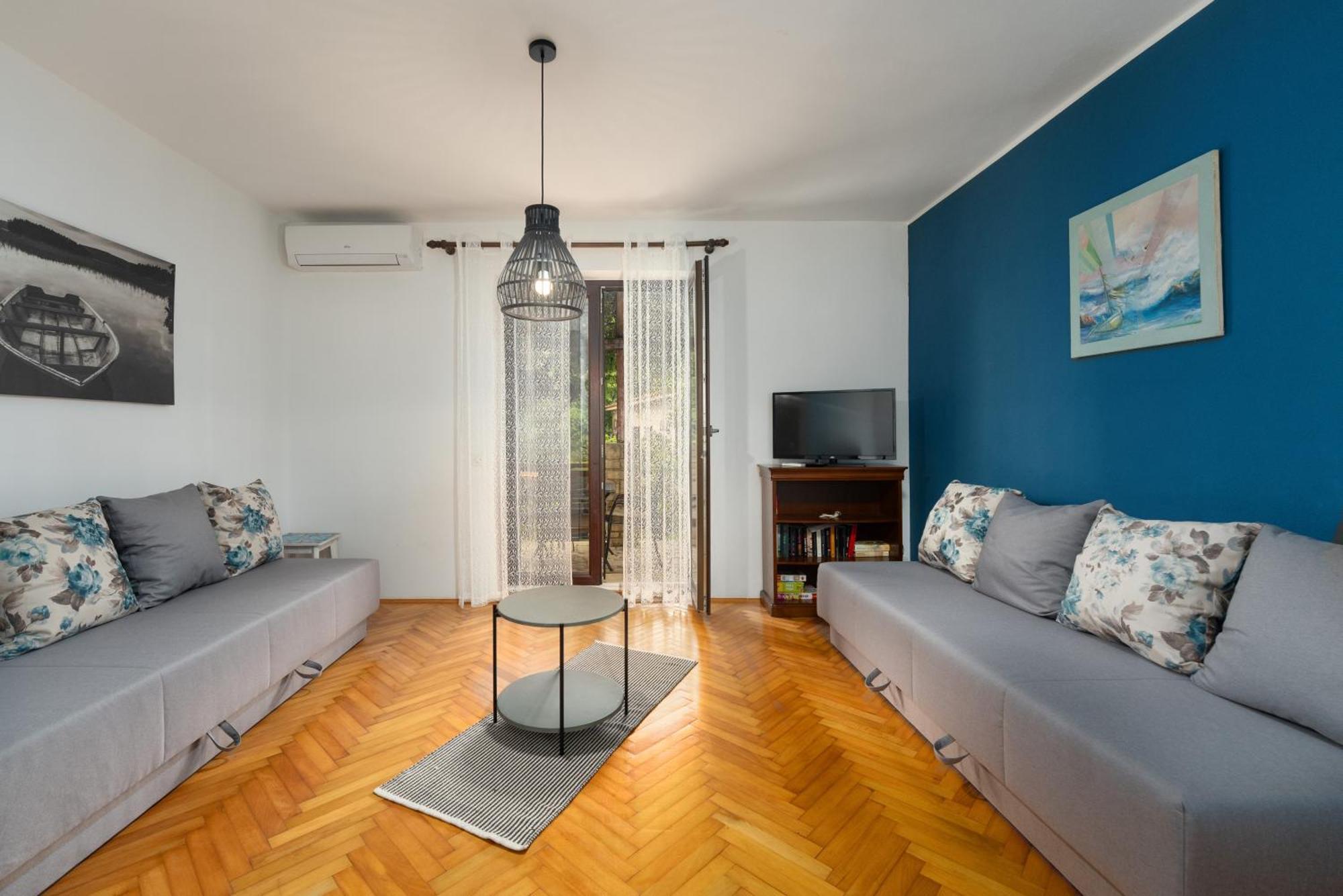 Blue Apartment Върсар Екстериор снимка