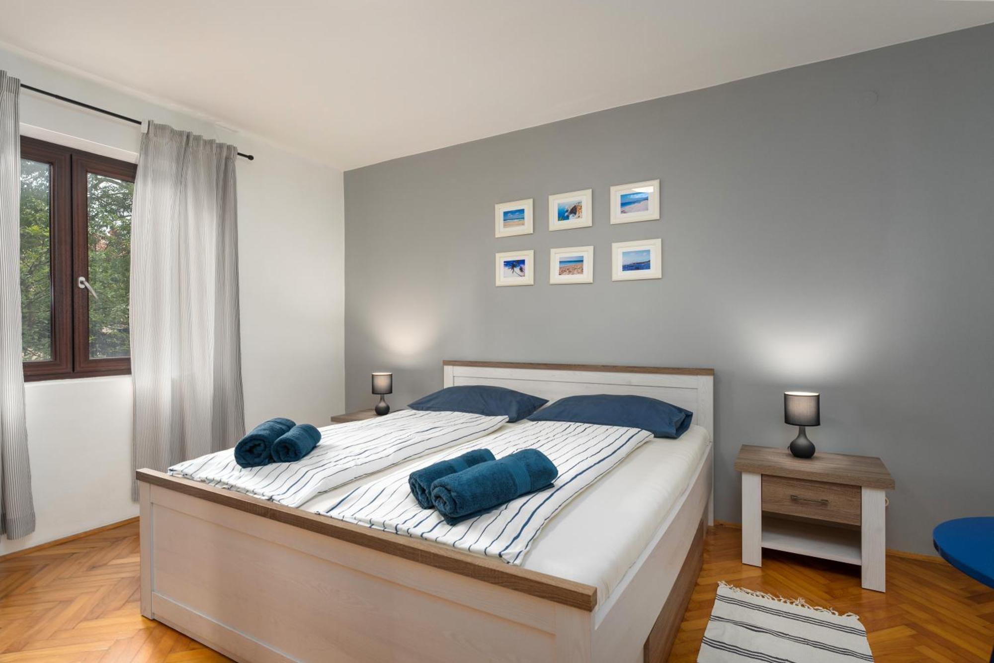 Blue Apartment Върсар Екстериор снимка