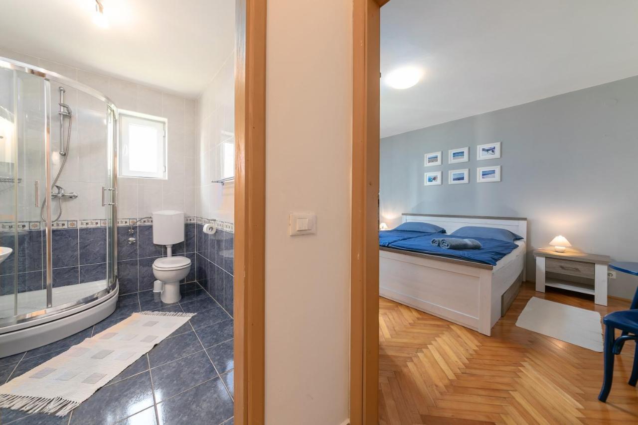 Blue Apartment Върсар Екстериор снимка